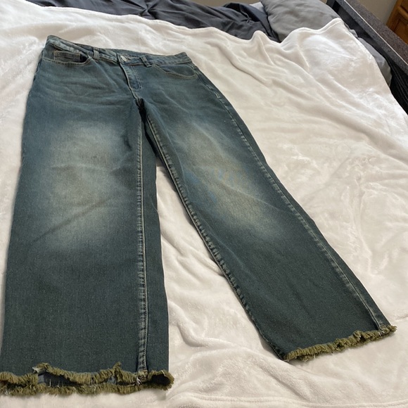 Ladies jeans size 32 - Picture 2 of 5